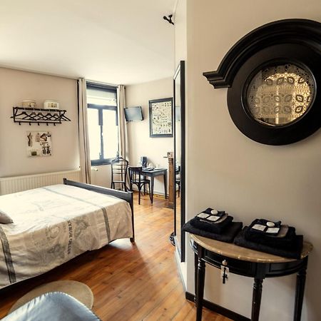 Aux Petits Bonheurs Hotel La Gorgue Kültér fotó